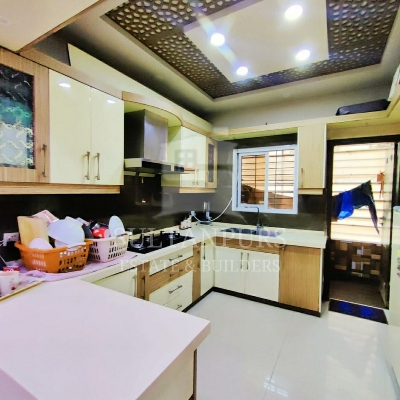 4 Bedroom Drawing Dinnin Apartment ForSale 
